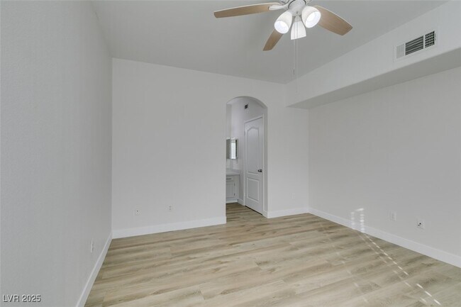 Building Photo - 5525 W Flamingo Rd