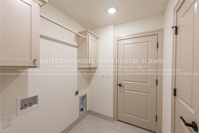 Building Photo - 4173 W Barhem Dr