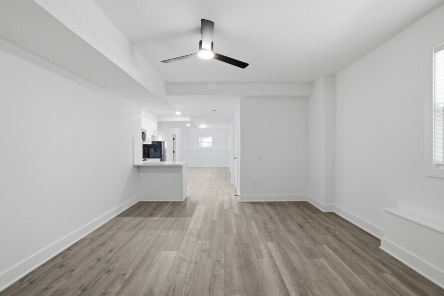 Building Photo - 230 Pinebridge Ct