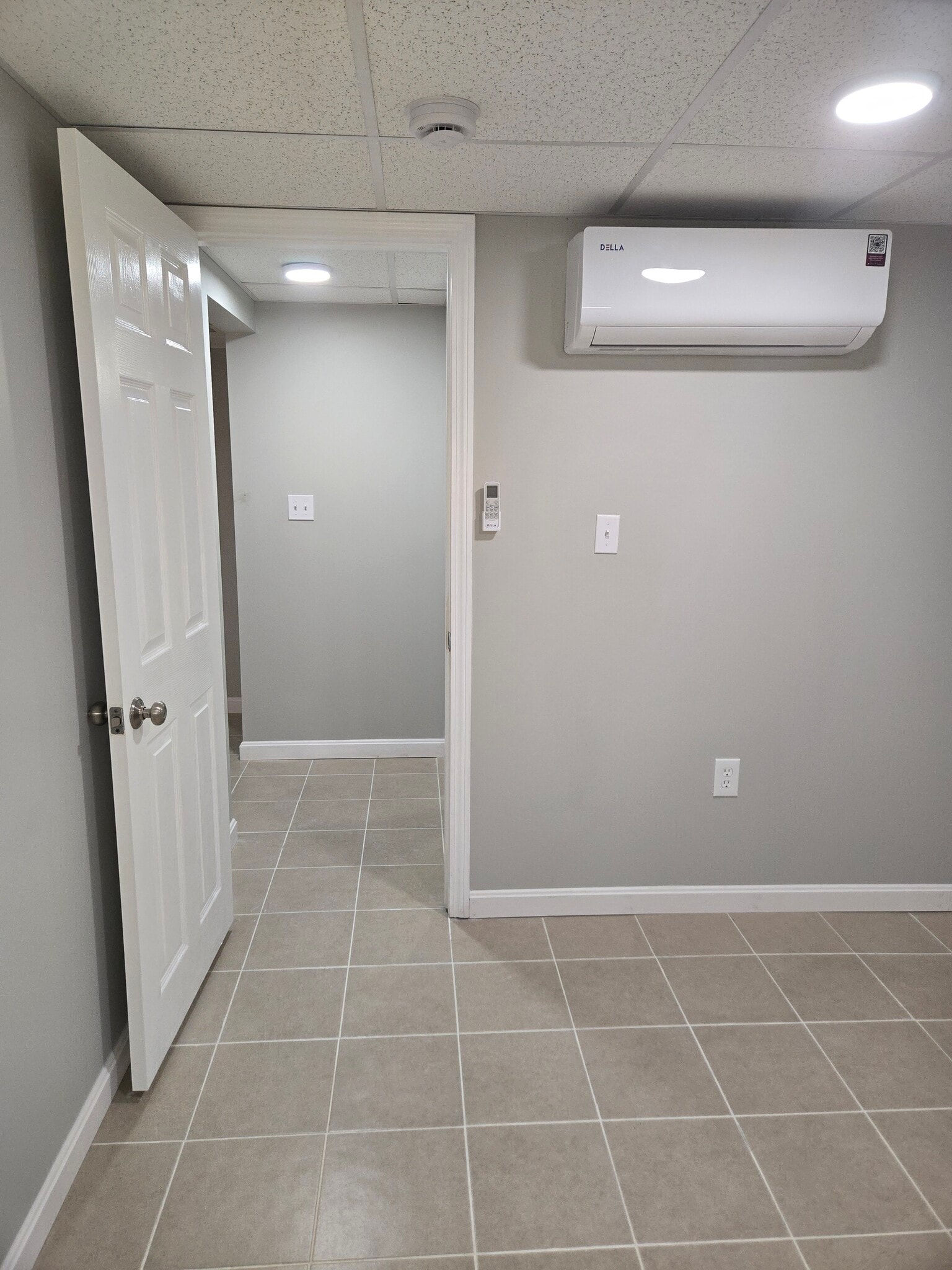 Building Photo - 1073 Main St