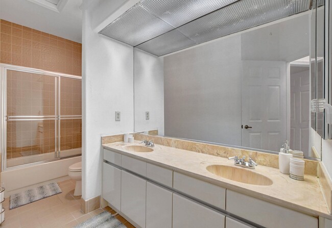 Building Photo - 23392 Mirabella Cir S