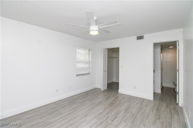Building Photo - 2566 Kings Lake Blvd