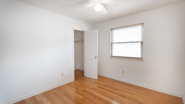 Building Photo - 11606 Parkfield Dr