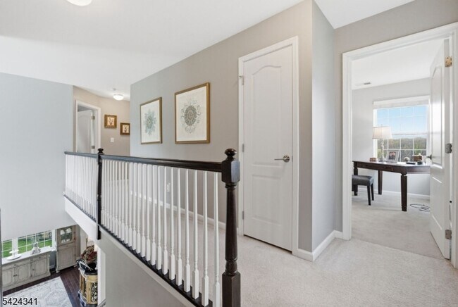 Building Photo - 263 Winding Hill Dr