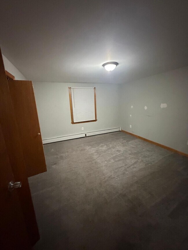 Building Photo - 61 Tracey St