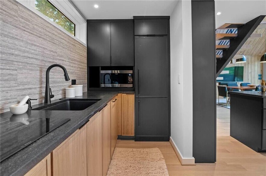 Building Photo - 1033 Reeder Cir NE