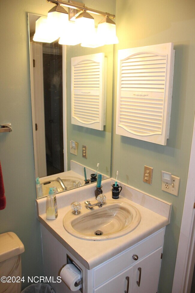 Building Photo - 250 Sugar Gum Ln