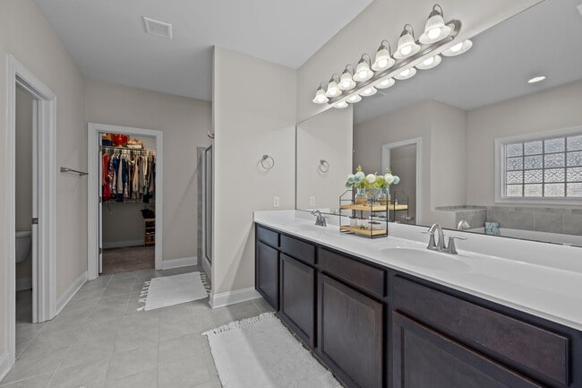 Building Photo - 878 Stormy Gale Ln