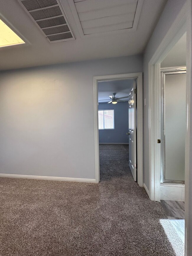 Building Photo - 5302 Doble Aguila Way