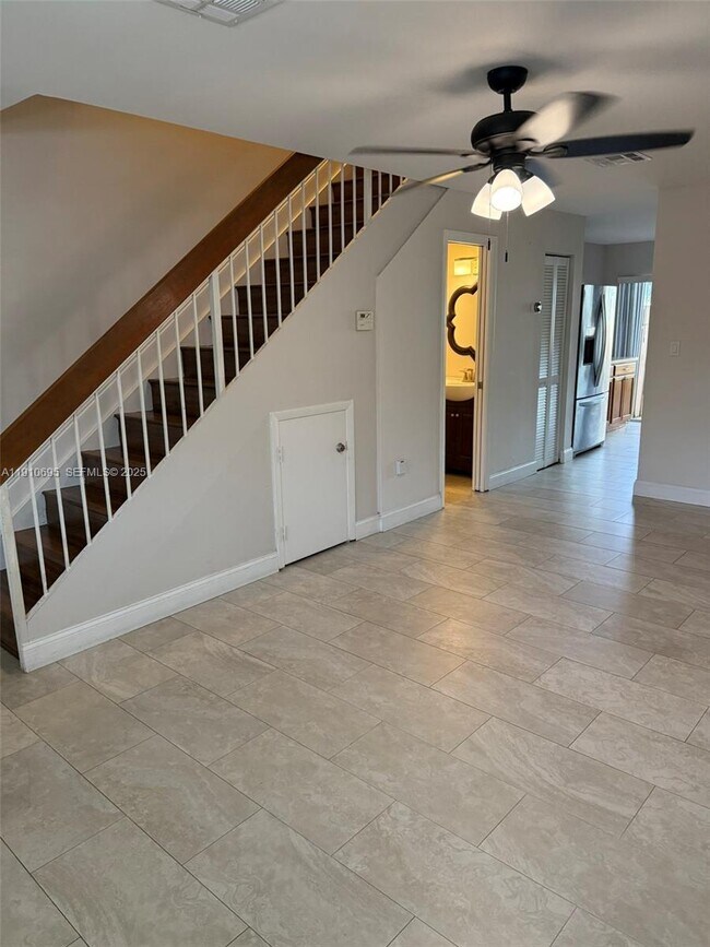 Building Photo - 6250 SW 130th Ave