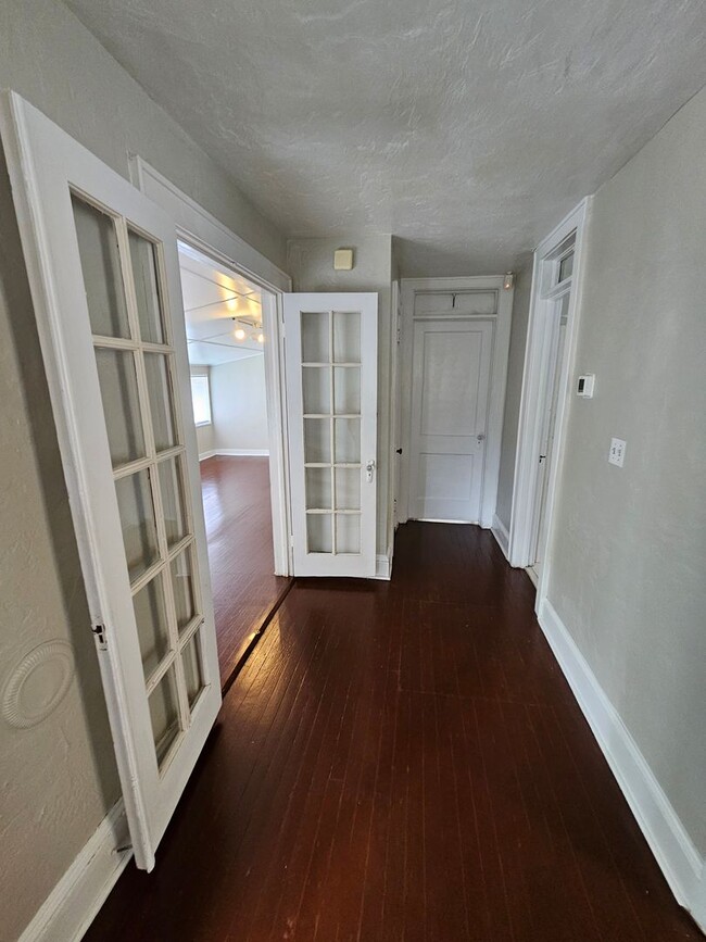 Building Photo - Charming 1/1 Home Just Minutes from Campus