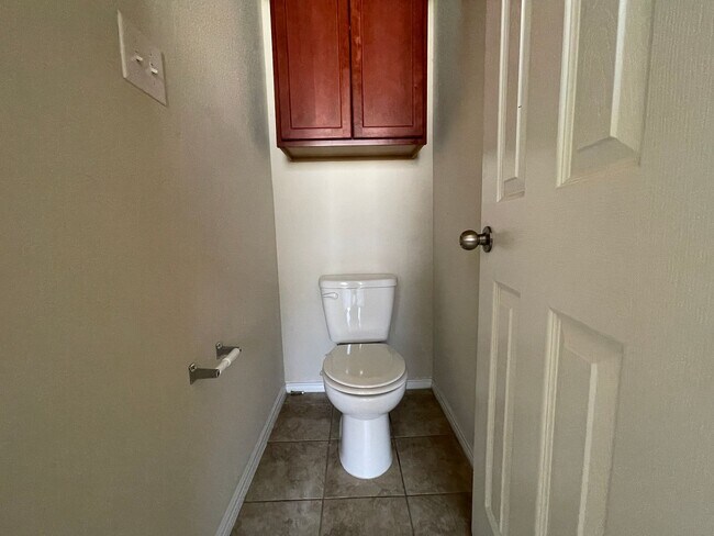 Building Photo - 4-Bedroom House for Rent in Killeen - *Get 1/2 off one month of rent!*