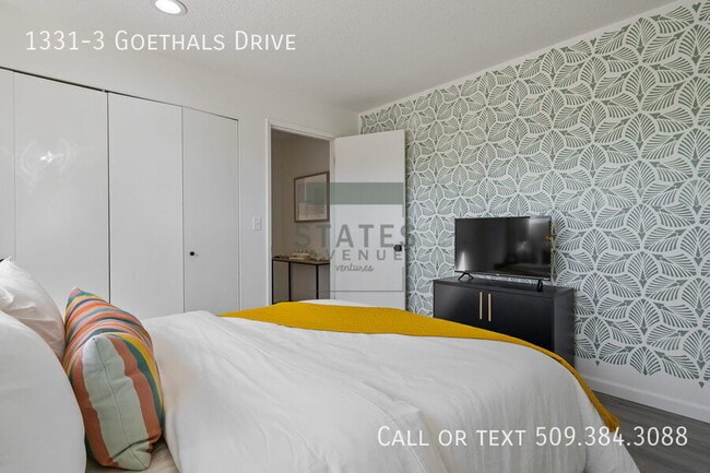 Building Photo - 1331 Goethals Dr