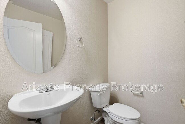 Building Photo - 435 W Corriente Ct