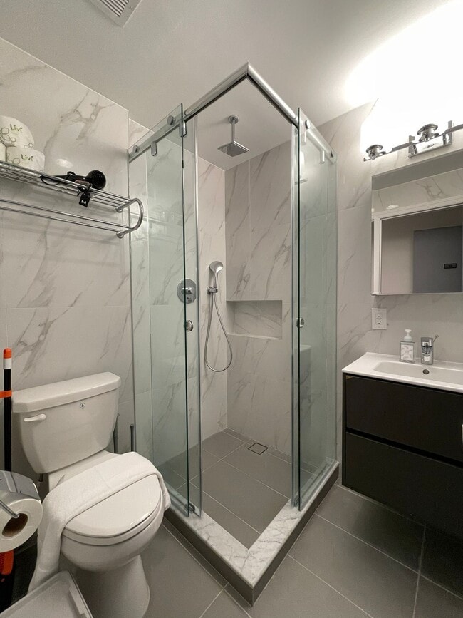 Building Photo - 308 E 52nd St