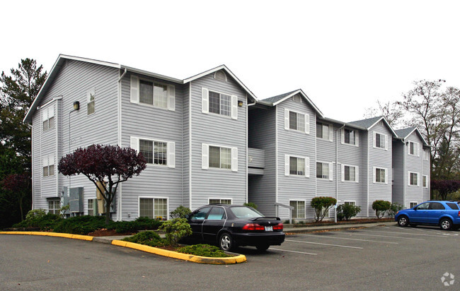 Primary Photo - Squire Of Ambaum Apartments