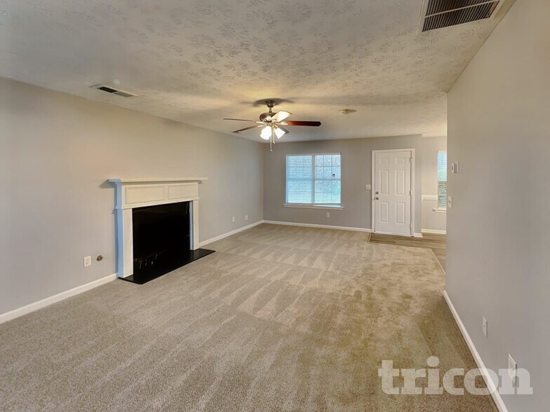 Building Photo - 803 Freedom Walk