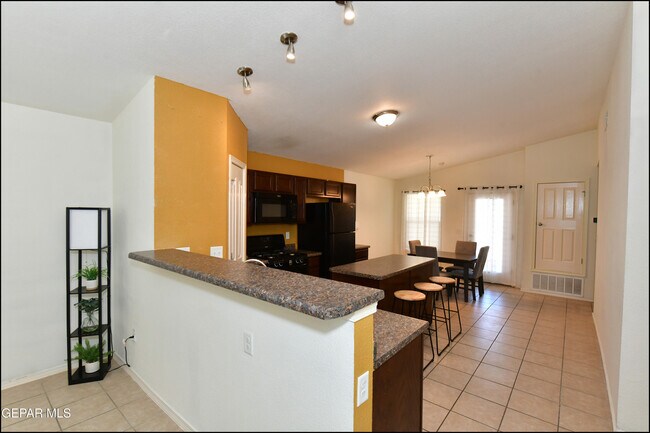 Building Photo - 10661 Canyon Sage Dr