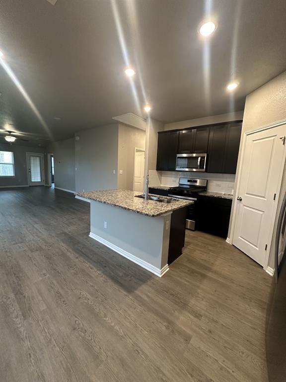 Building Photo - 201 Longmount Cv