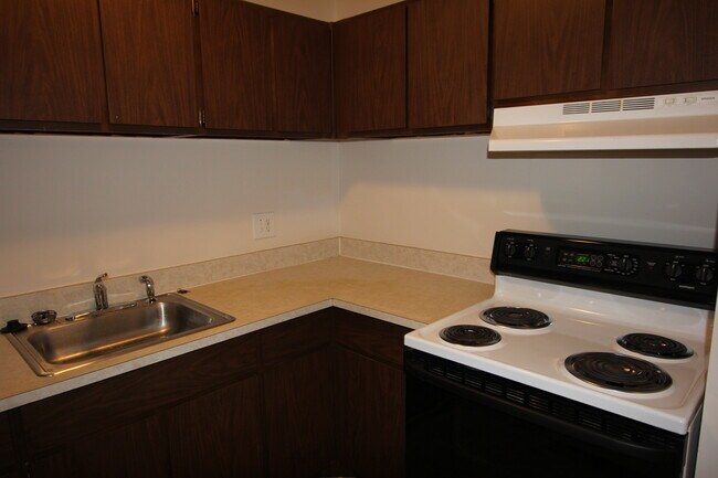 Kitchen - 227 Twelve Mile Rd