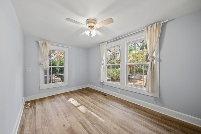 Building Photo - 900 Branch St