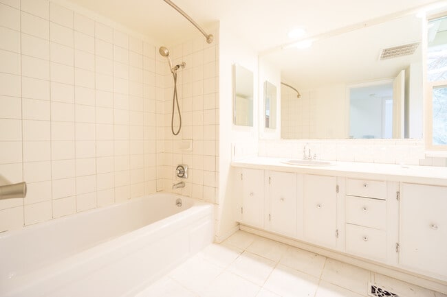 Building Photo - 15739 SE 175th Pl