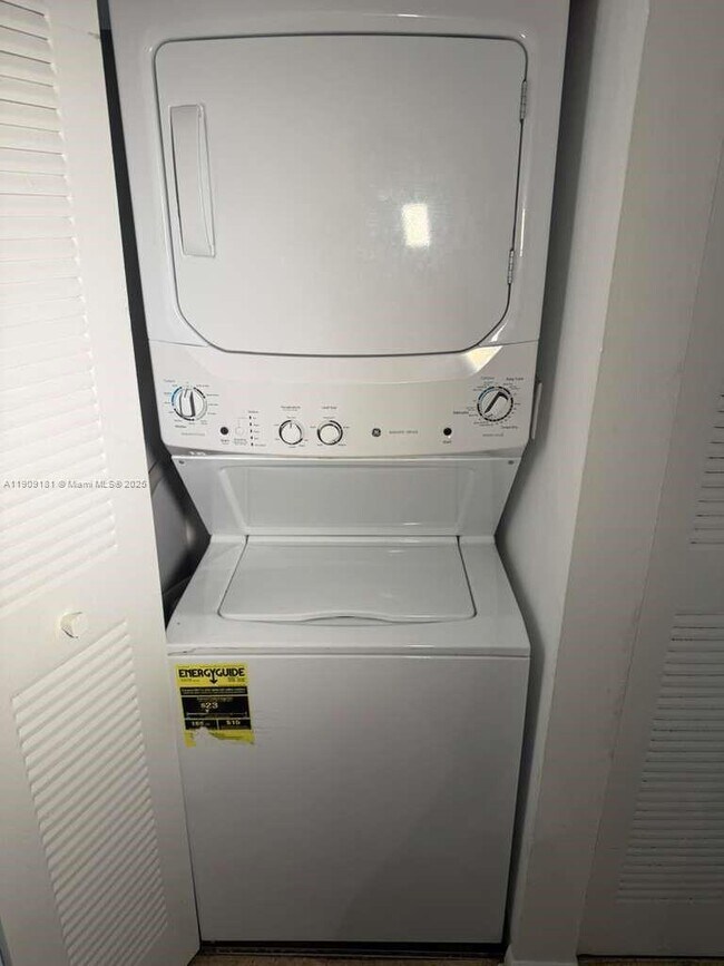 Building Photo - 133 NE 2nd Ave