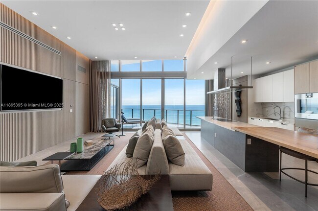 Building Photo - 15701 Collins Ave