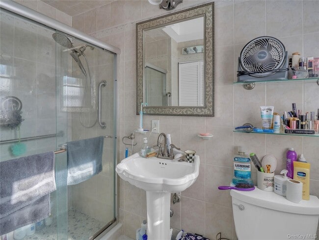 Building Photo - 6 Kenbar Rd