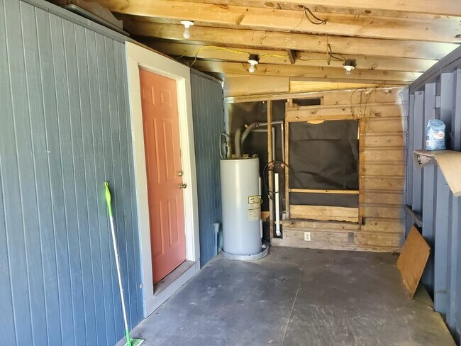 Building Photo - 6218 Woodrow St