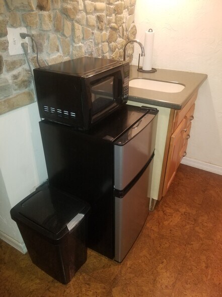 Building Photo - 300 Salem Ave NW