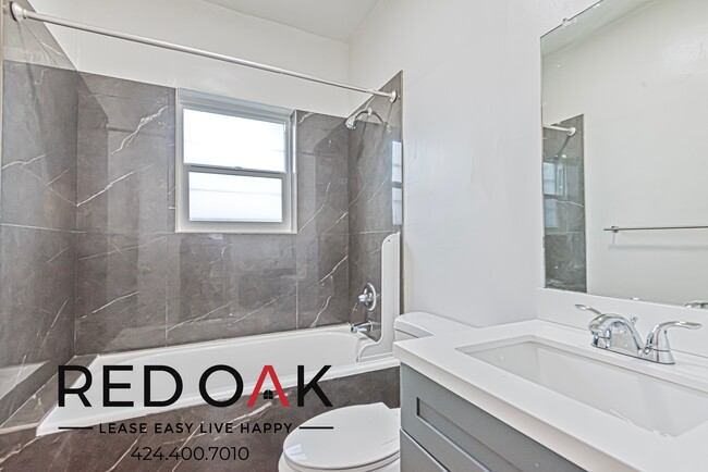Building Photo - 974 1/2 Gramercy Pl-405