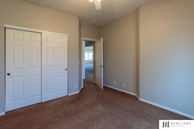 Building Photo - 1007 Woodview Dr