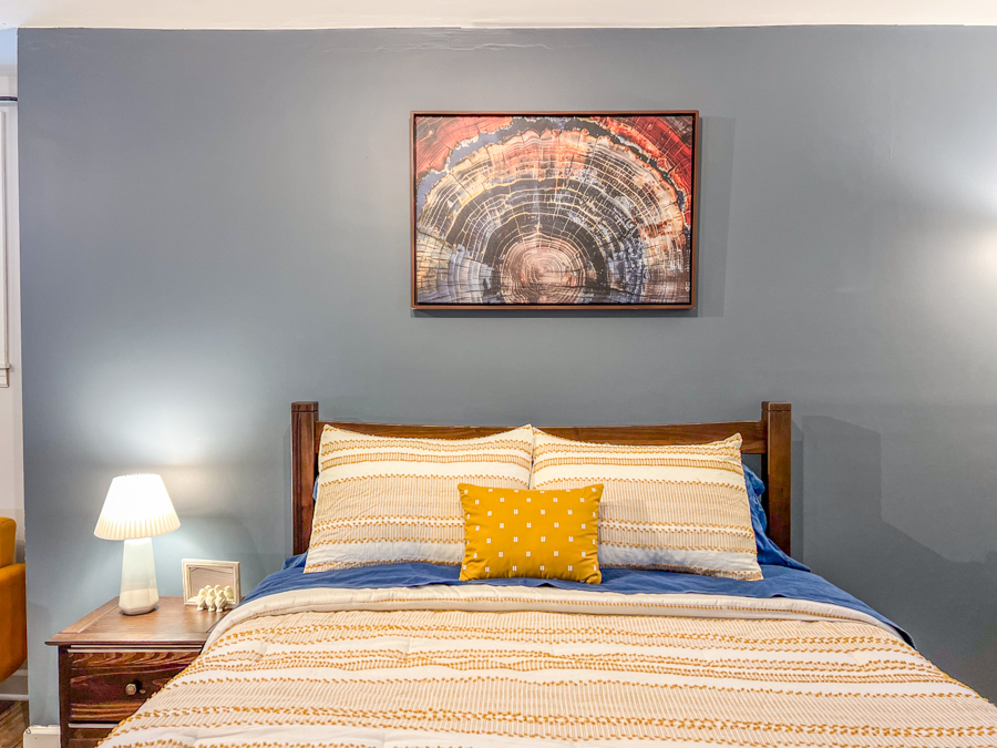 Furnished bedroom - 2031 Eversong Ln
