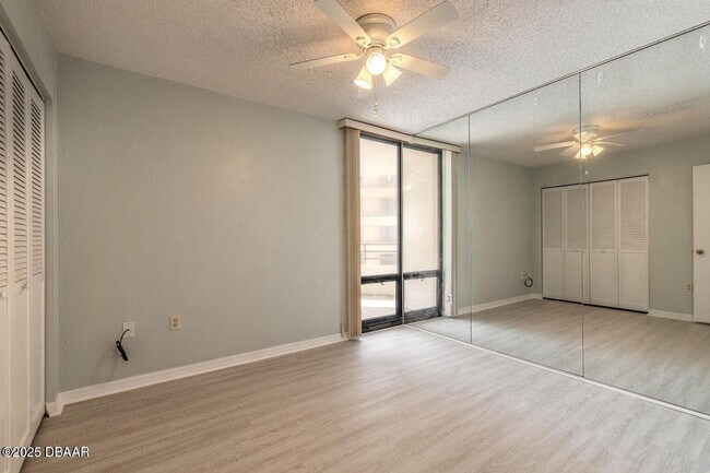 Building Photo - Coastal Living meets convenience in the He...