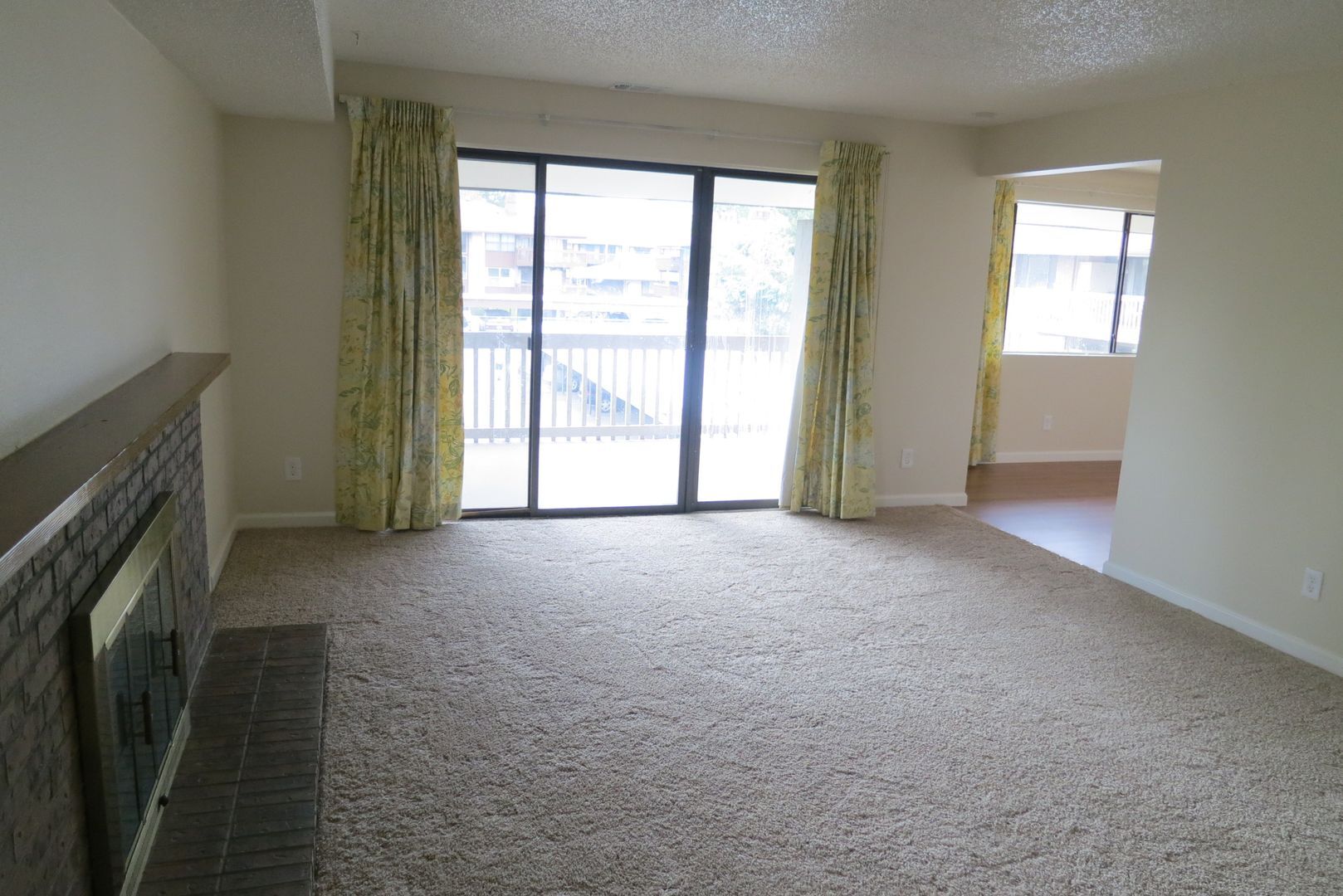 Building Photo - 600 Manhattan Dr