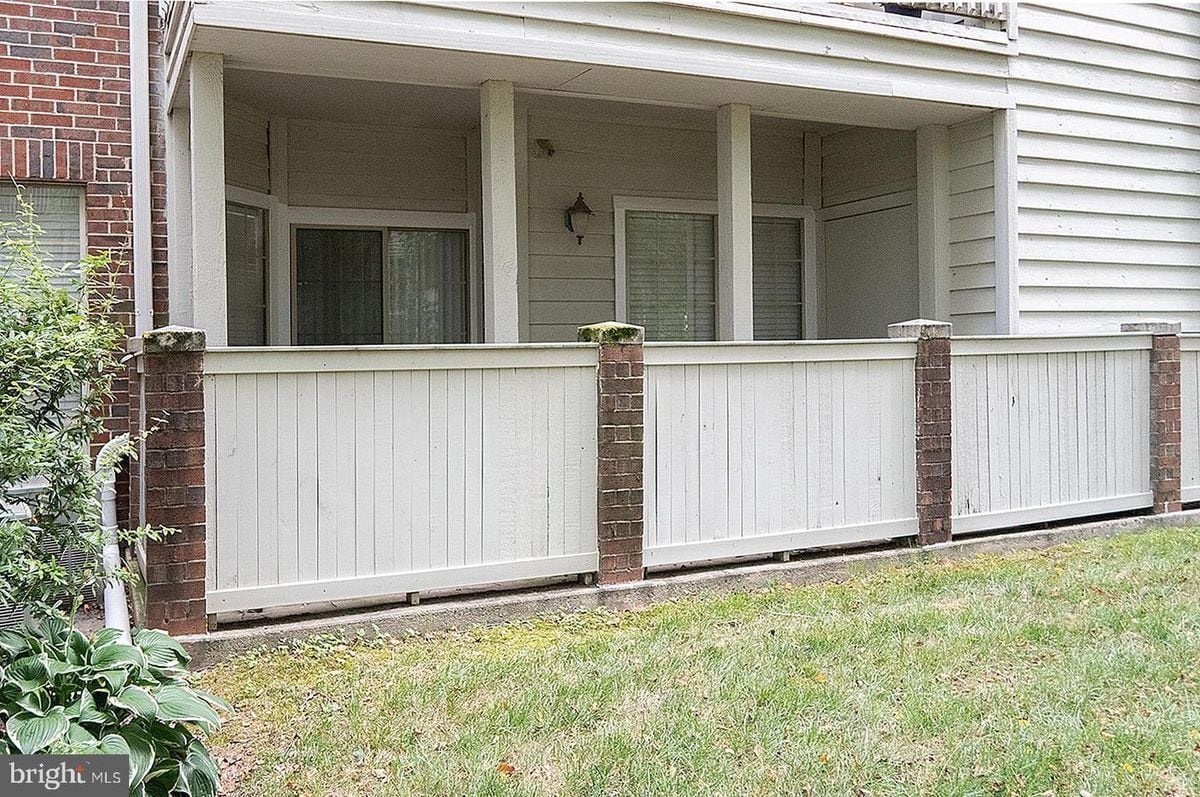 Building Photo - 12156 Penderview Terrace