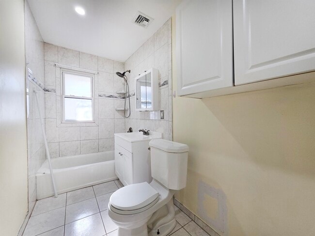 Building Photo - 18 Bergen Ave