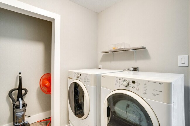 Building Photo - 6372 Otis Rd