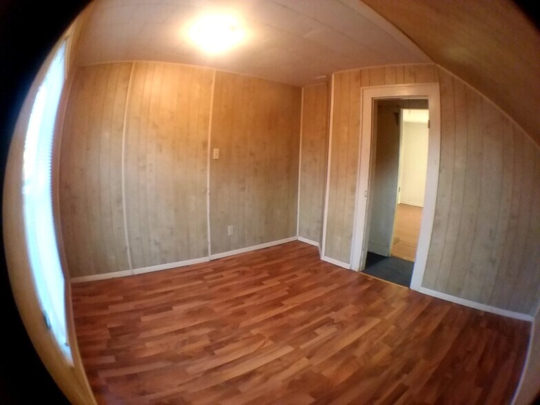 Building Photo - 416 3rd St NW