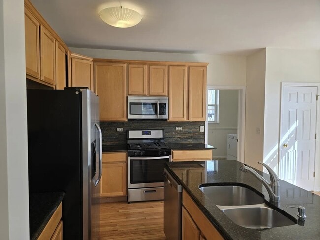 Building Photo - 211 Valley View Dr