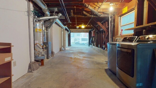 Building Photo - 31 Crestline Ave