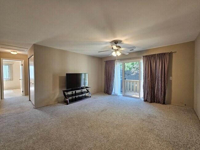 Building Photo - 1120 Woodbury Ln