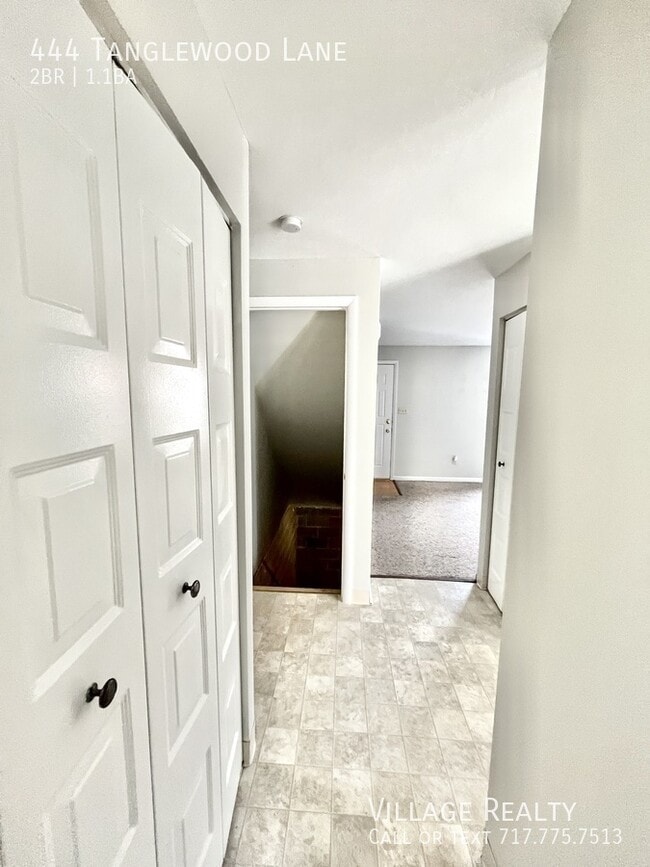 Building Photo - 444 Tanglewood Ln