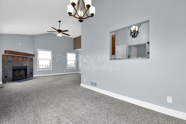 Building Photo - 203 Miller Dr