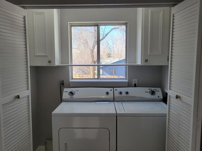 Building Photo - Beautiful Remodeled 4 Bedroom in Sparks