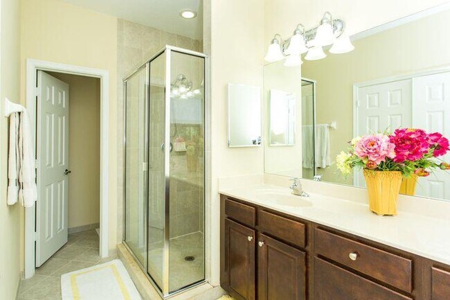 Building Photo - 10426 Wellington Parc Dr