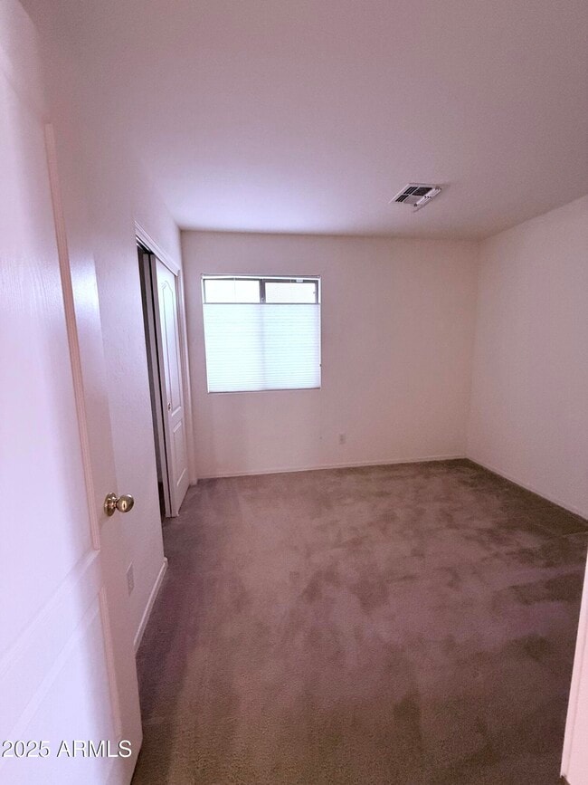 Building Photo - 320 Phantom Dr