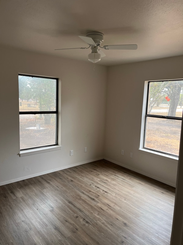 Building Photo - 115 E Cone St