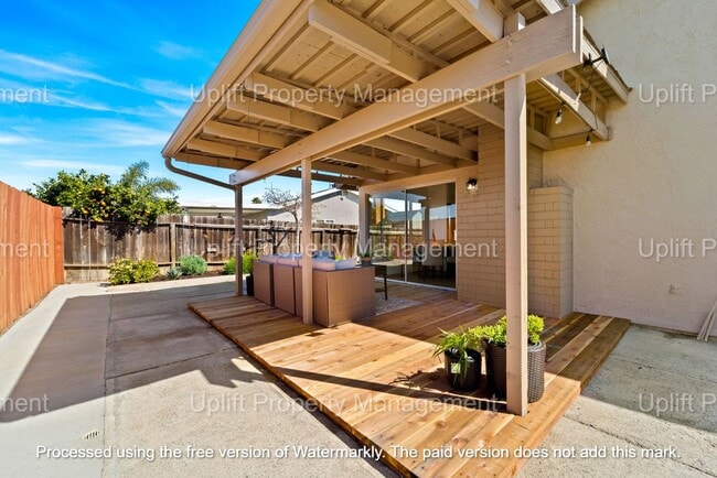 Building Photo - BEAUTIFUL 4 BED 2 BATH WITH ATTACHED 2 CAR...
